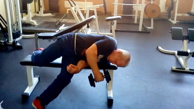 Обухов.Н.Л. 65-лет. Упражнение для закачки травмированного плеча. смотреть онлайн