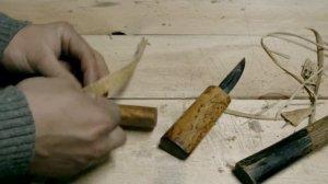 Подвес из сыромяти и способы ношения якутского ножа