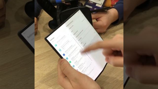 складной 5G-смартфон HUAWEI Mate X смотреть онлайн