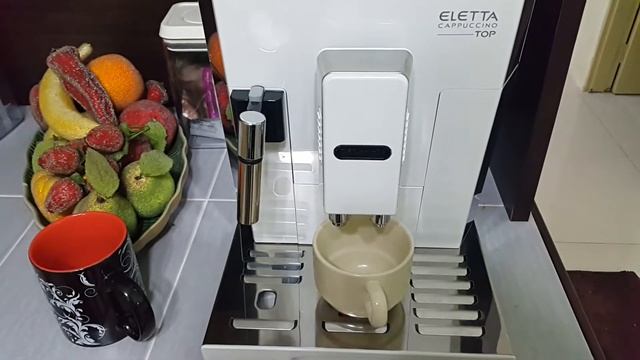 My 1st ever espresso; made with Delonghi ECAM 45.760W Eletta Cappuccino Top смотреть онлайн