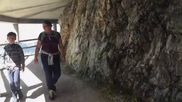 Eisriesenwelt - amazing ice cave in high mountains in Austria смотреть онлайн