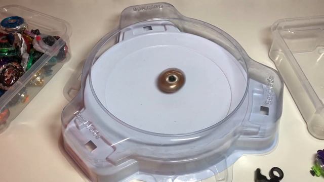 РАНДОМ БИТВА ТАКАРА ТОМИ ПРОТИВ ГАЧИ!!! Бейблэйд Бёрст / Beyblade Burst смотреть онлайн