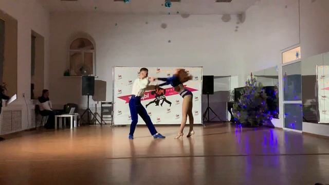 Цвет Настроения Синий — Глеб Шустов и Валентина Шустова на New Year Party 2018 в Jam Studio смотреть онлайн
