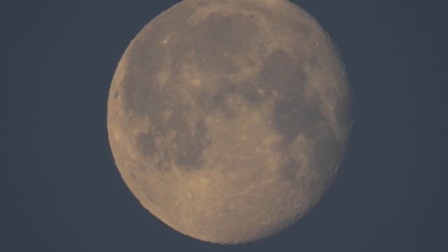 Почему Луна на восходе, на закате, у горизонта красноватая - Луна садится 29 апреля 2021 смотреть онлайн