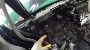 Hyundai Trajet замена радиатора отопителя 1 часть