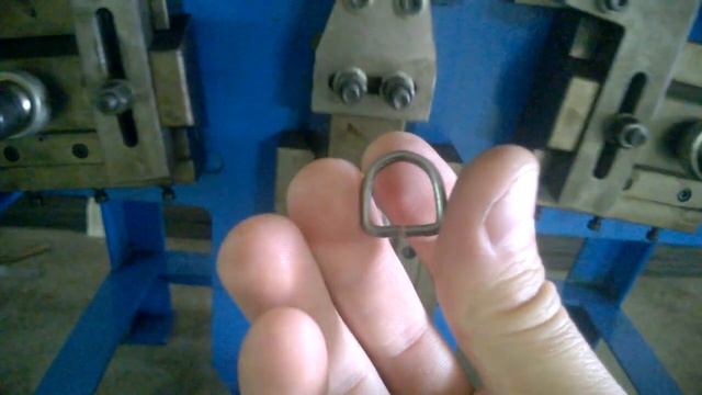 Станок проволока, машина для гибки полуколец 2,5*16 смотреть онлайн