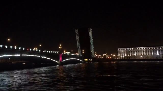 Развод мостов Санкт-Петербурга с Невы смотреть онлайн