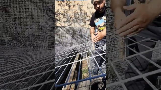 Уже завтра. Сборка столба и ростверков для забора из габионов! смотреть онлайн