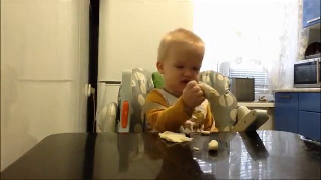 Чем занять ребенка? Соленое тесто. Поделки на елочку. смотреть онлайн