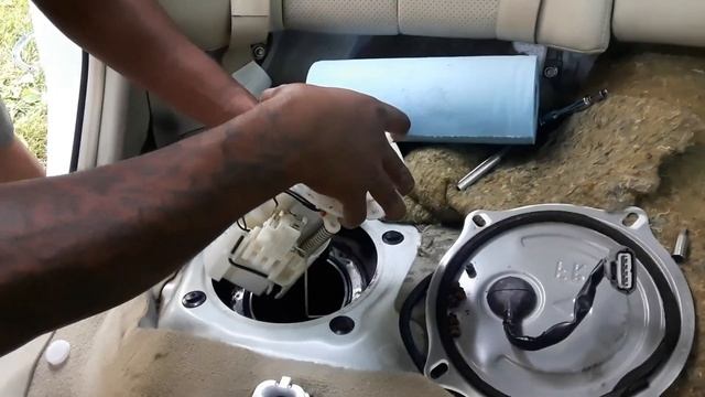 (Infiniti g35) How to fix your Gas Gauge! смотреть онлайн