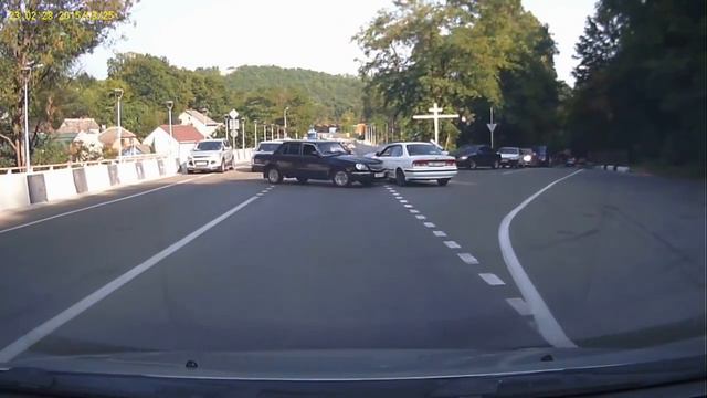 Пропустил авто смотреть онлайн