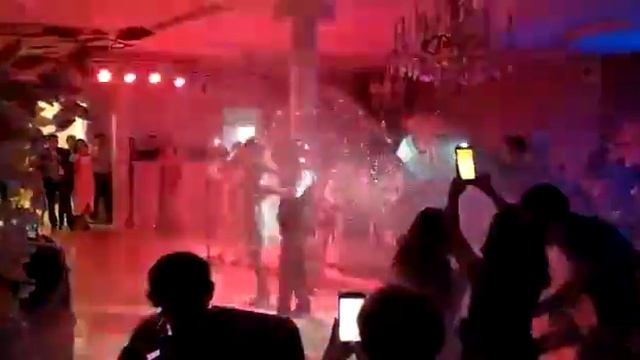 Свадебный вальс Жаныбек & Каным смотреть онлайн