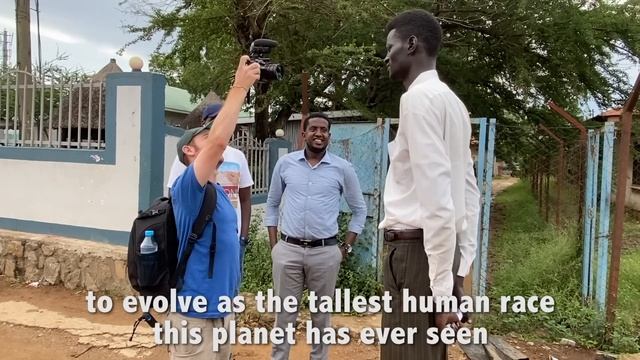TALLEST HUMANS ON EARTH (South Sudan) - 7.5 FEET! смотреть онлайн