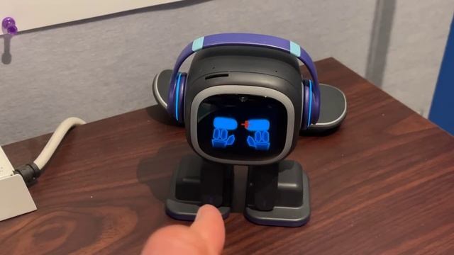 EMO Shoot him with your finger gun смотреть онлайн