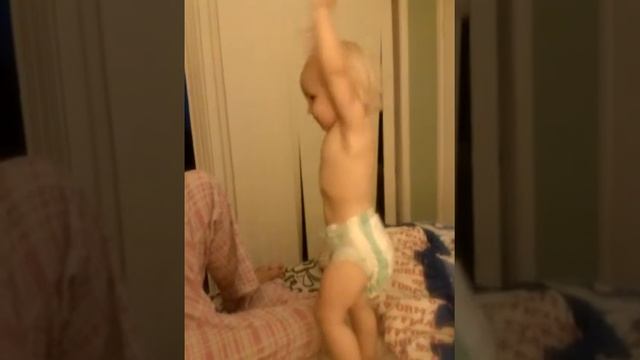Crazy song baby dancing to it. смотреть онлайн