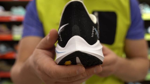 Кроссовки женские Nike Air Zoom Vomero 14 Black/Light Blue-Half Blue-White за 30 секунд смотреть онлайн