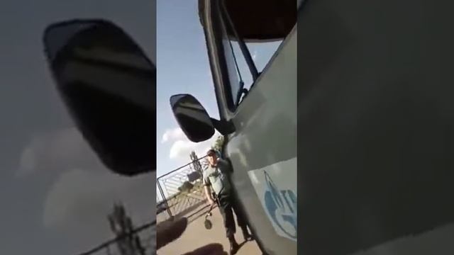 Уазик, открой капот ахаха смотреть онлайн