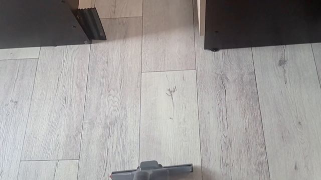 Мытьё пола Томасом смотреть онлайн