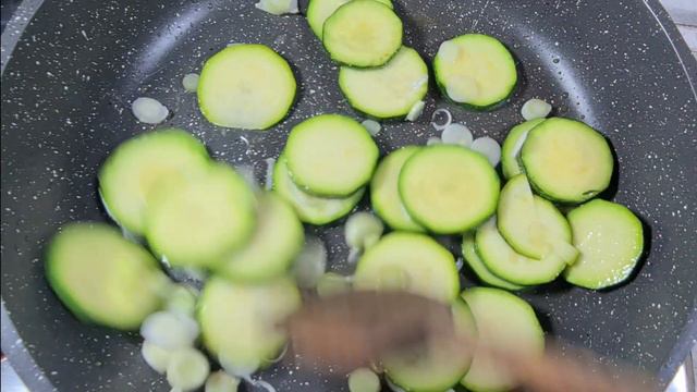 Ich habe 3kg in 1 Monat abgenommen mit diesem Rezept ‼️ Quinoa, Zucchini & Ei! смотреть онлайн