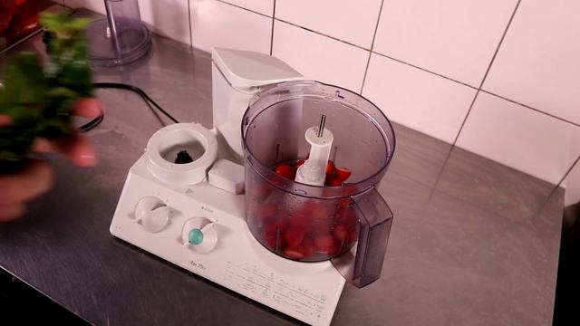 Смузи из клубники за 5 минут смотреть онлайн