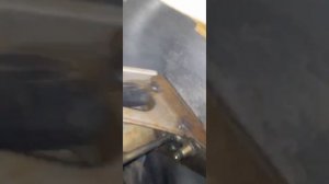 тойота карина е проблема с правым поворотником из-за чего было замыкание в корпус кузова