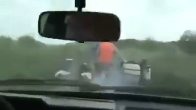 Погоня за мотоциклом с коляской-2012 (Cop pursuit of motorbike)-2012 смотреть онлайн
