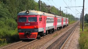 ЭР2Т-7247 сообщением Бабаево — Санкт-Петербург следует через о.п. Русановская