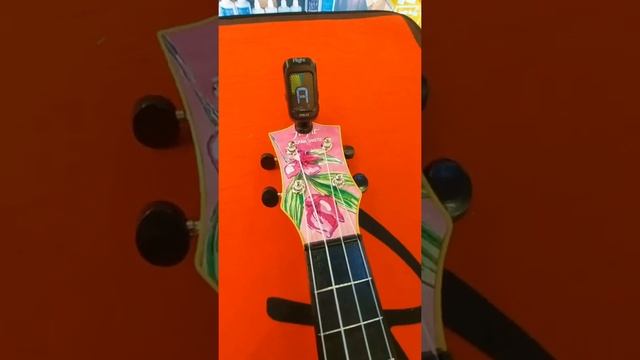 Как настроить укулеле быстро смотреть онлайн
