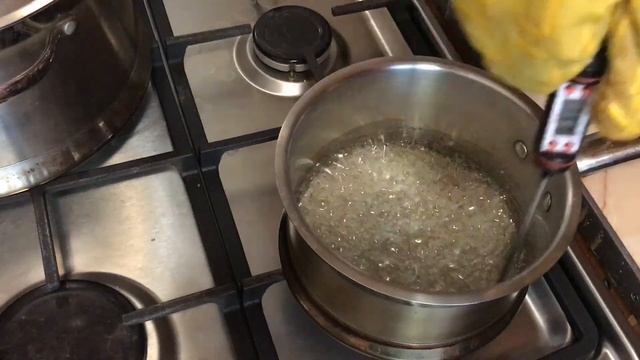КАРАМЕЛЬНЫЕ ОКОШКИ в пряничных домиках / Как сделать окошки / Окна из карамели смотреть онлайн