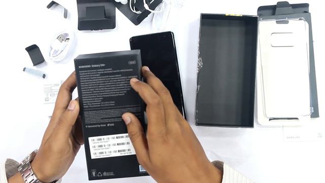 Samsung Galaxy S10+ Unboxing in Pakistan | Price and Availability смотреть онлайн