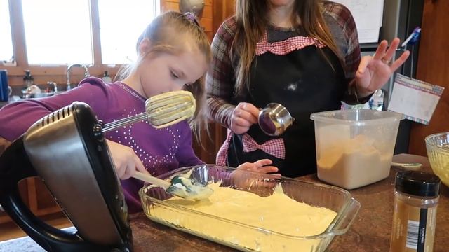 ☕EASIEST RIPPLED COFFEE CAKE EVER | Learn to Bake With Maria | Box Cake Mix Recipe смотреть онлайн