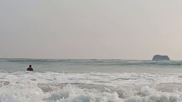 Коста Рика красивый пляж, волны 26.04.2023 Playa Carrillo смотреть онлайн