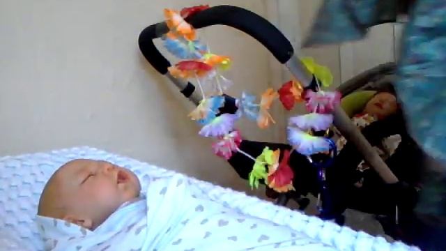 Как пеленать новорожденного в жару и ... смотреть онлайн