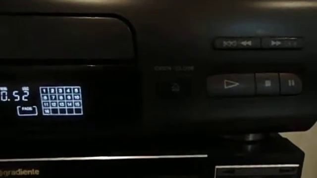 Aparelho de cd player Sony CDP M28 смотреть онлайн