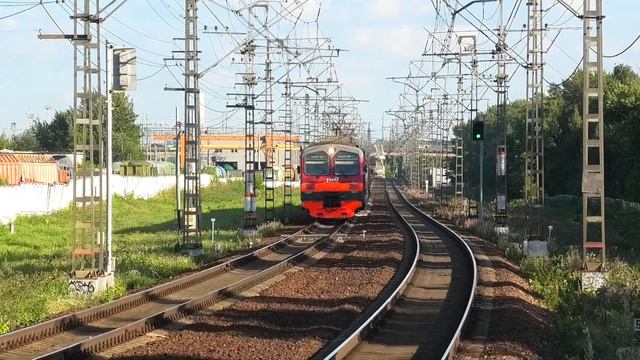 ЭД4М-0373 следует резервом через о.п. Фарфоровская