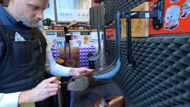 ASMR SHOE SHINE | TO BOOT NY | ASMR смотреть онлайн