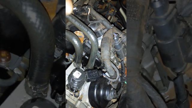 Troca do filtro de diesel da Amarok смотреть онлайн
