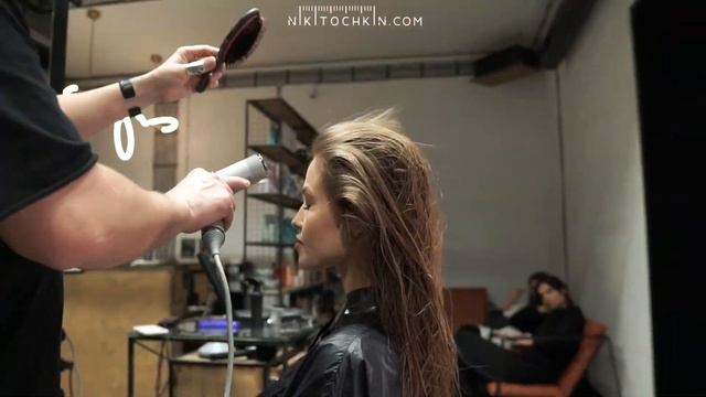 LAYERED HAIRCUT for long hair with bangs: 2 ways to style layered hair - NIKITOCHKIN смотреть онлайн
