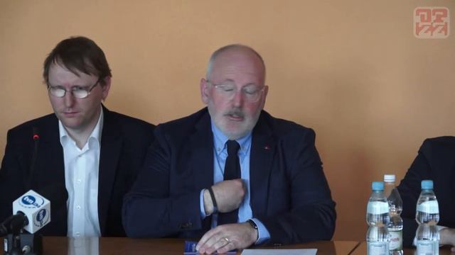 Frans Timmermans w opzz смотреть онлайн