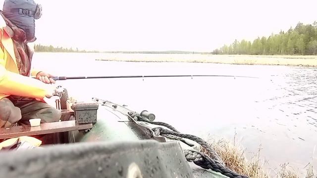 Рыбалка на ВТВ, жор окуня!!! Открыл сезон 2023 по воде.mp4 смотреть онлайн