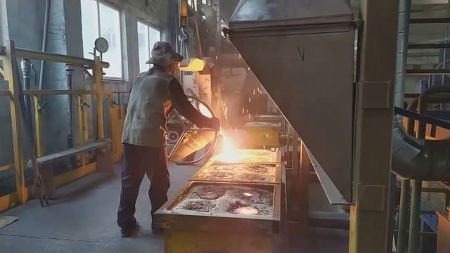 Плавка стали в индукционной печи. ООО "НЛМЗ" смотреть онлайн