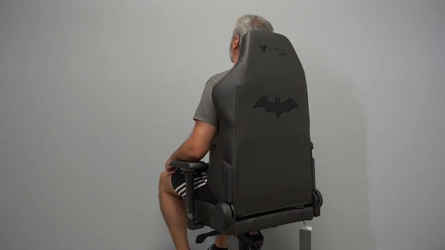 Η καρέκλα του Batman (Secret Lab Titan 2020 Dark Knight Edition) | The GearHeadz смотреть онлайн