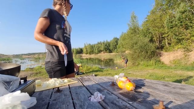 Эмоциональная рыбалка с женой! Ночёвка удалась...! смотреть онлайн