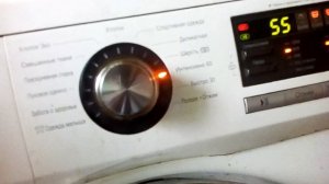 Стиральная машина стирает