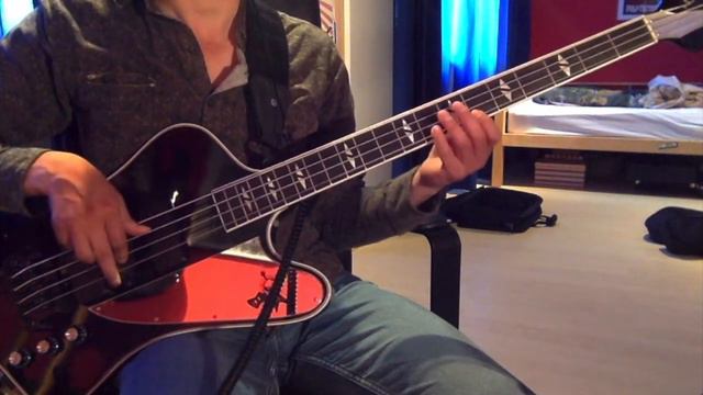 Gibson Gene Simmons G2 Thunderbird Bass + Source Audio Spectrum Intelligent Filter смотреть онлайн