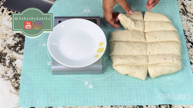 Crack the Secret of Perfect Garlic Breadsticks | Garlic Bread Recipe| RecipesbyKanika смотреть онлайн