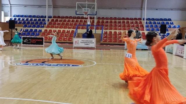 Чемпионат Крыма 2023 европейская программа ювеналы-2 (4танца) вальс,танго,фокстрот, квикстеп #dance смотреть онлайн