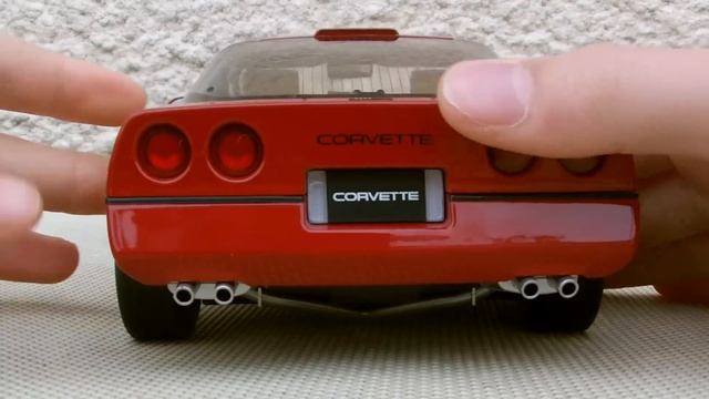 Chevrolet Corvette 1986 by AUTOart 1/18 смотреть онлайн