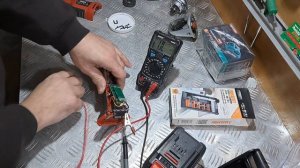 Аккумуляторная болгарка  Einhell Axxio 18/125 Q не включается - ремонт  не интересен.