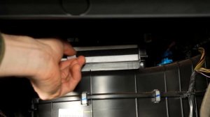 How To Change Mazda BT-50 / Ford Ranger Cabin Filter || 4WD Basic Maintenance